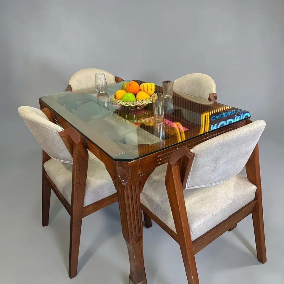 Juego de comedor 4 sillas Carmona + Mesa de Madera + Vidrio  1