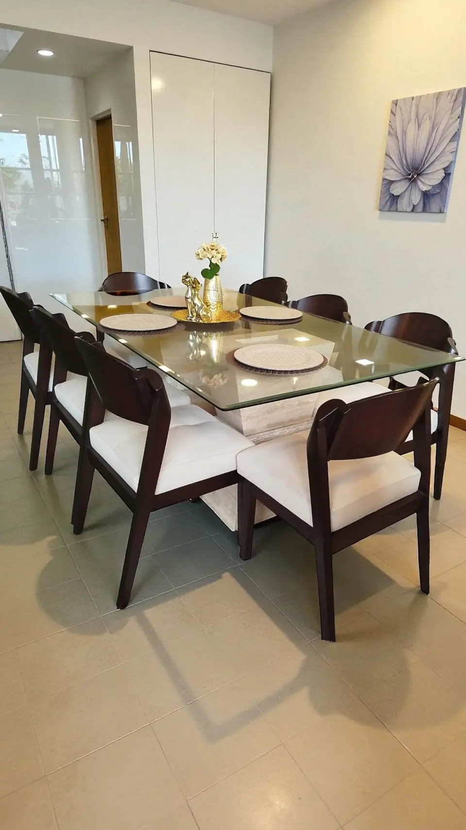 Juego de comedor 8 sillas Carmona + Base mármol + Vidrio  1