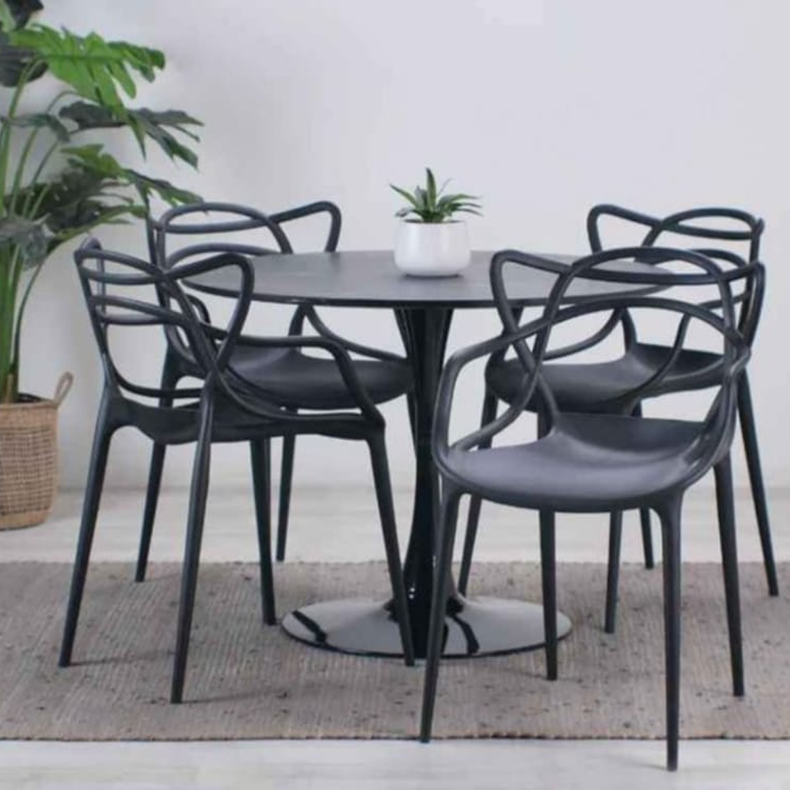 Comedor Mesa Tulip 100cm + 4 Sillas Master 2