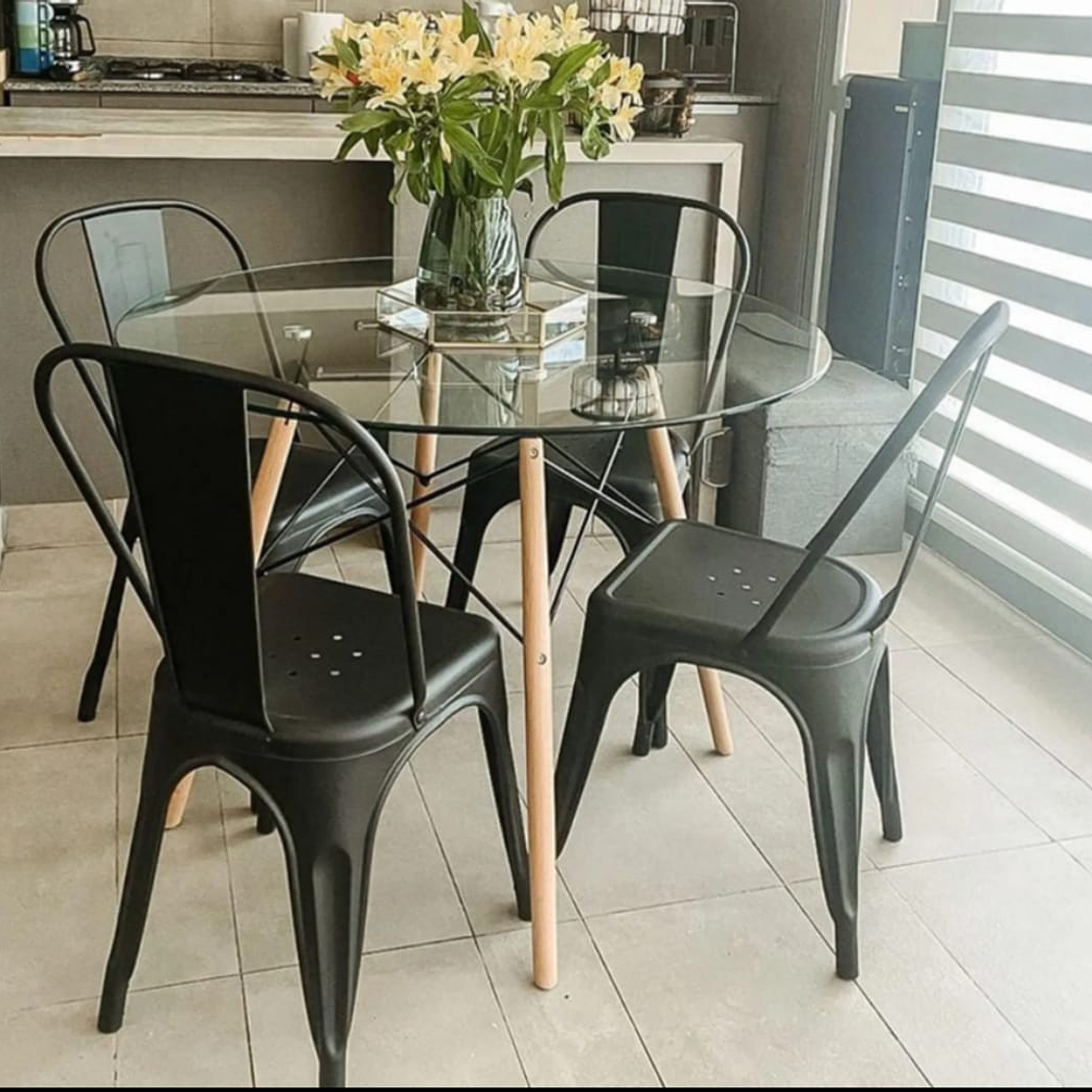 Mesa Tulip 100cm + 4 Sillas Tolix 1