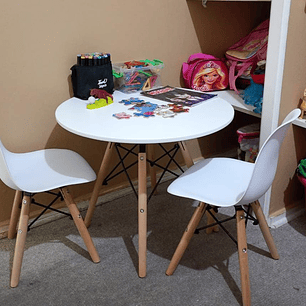 Pack Mesa Eames Kids + 2 Sillas Kids