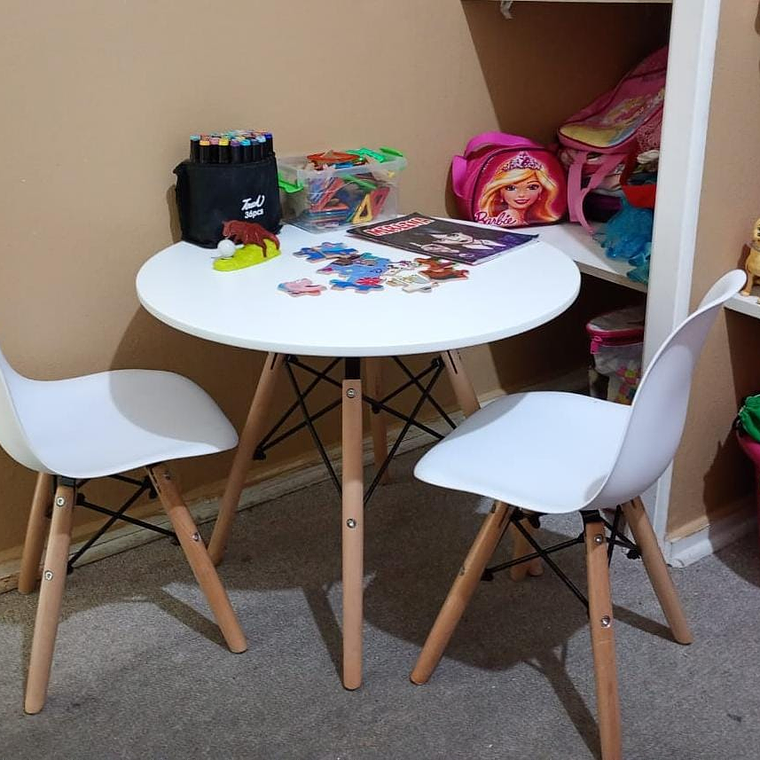 Pack Mesa Eames Kids + 2 Sillas Kids 1