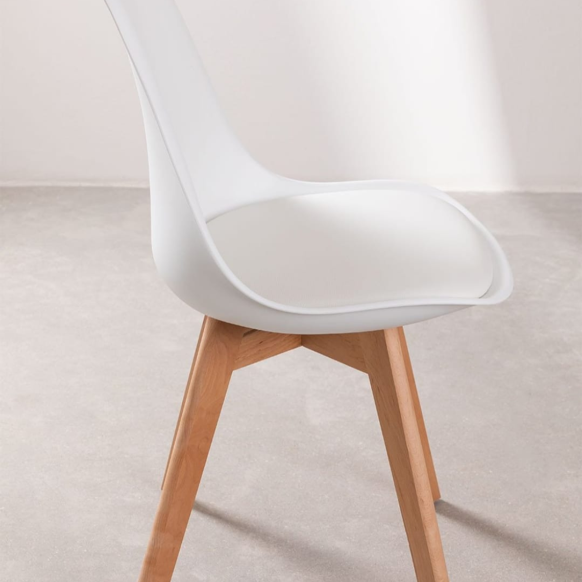 Mesa 80cm Melamina + 2 Sillas Tulip 4