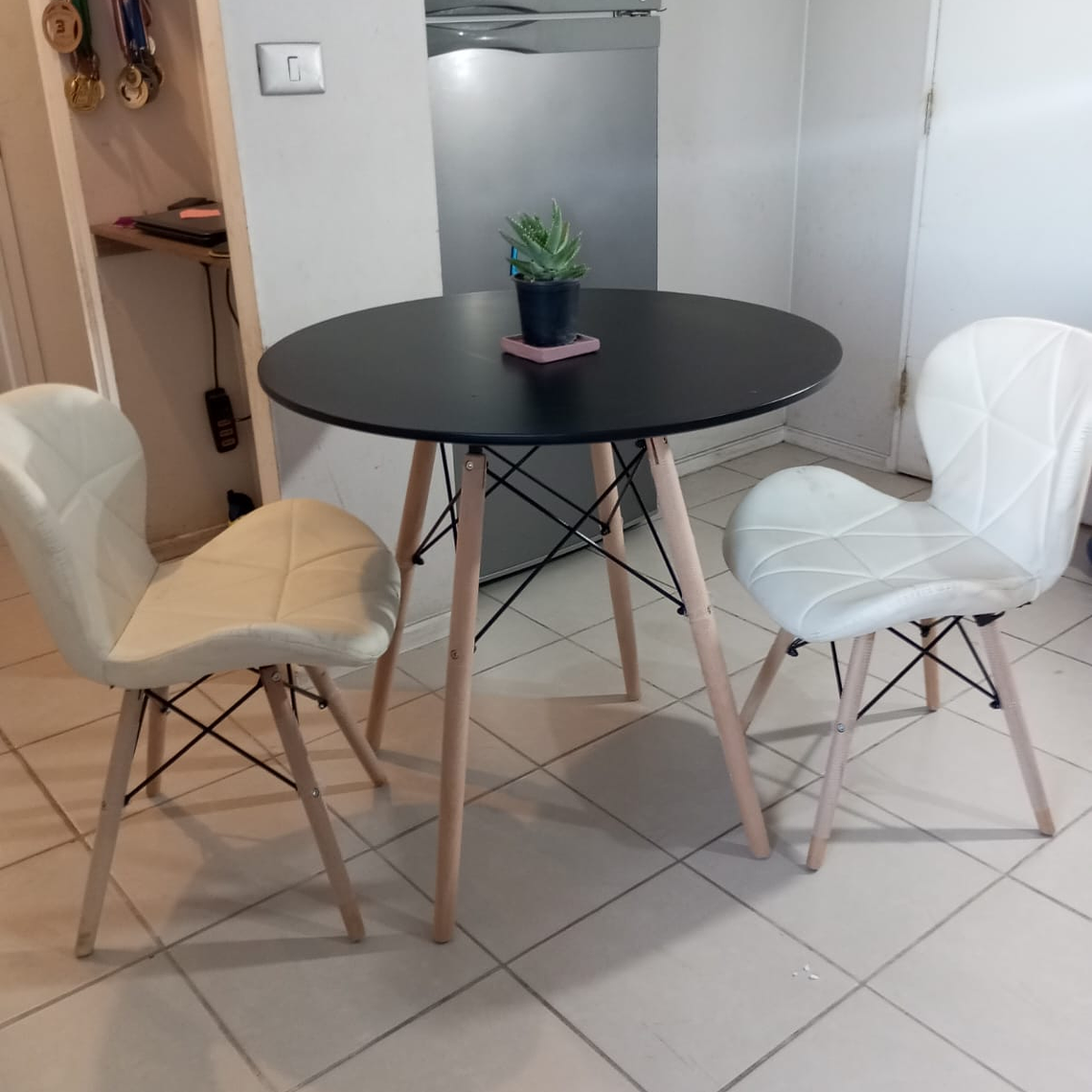 Mesa Melamina 80cm + 2 Sillas Radar Mariposa 4