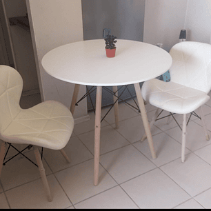 Mesa Melamina 80cm + 2 Sillas Mariposa Eames