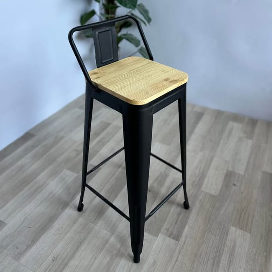 Tolix  64 cm (asiento de Madera ) 2