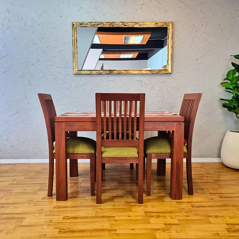 Comedor Rectangular con 4 Sillas Persiana