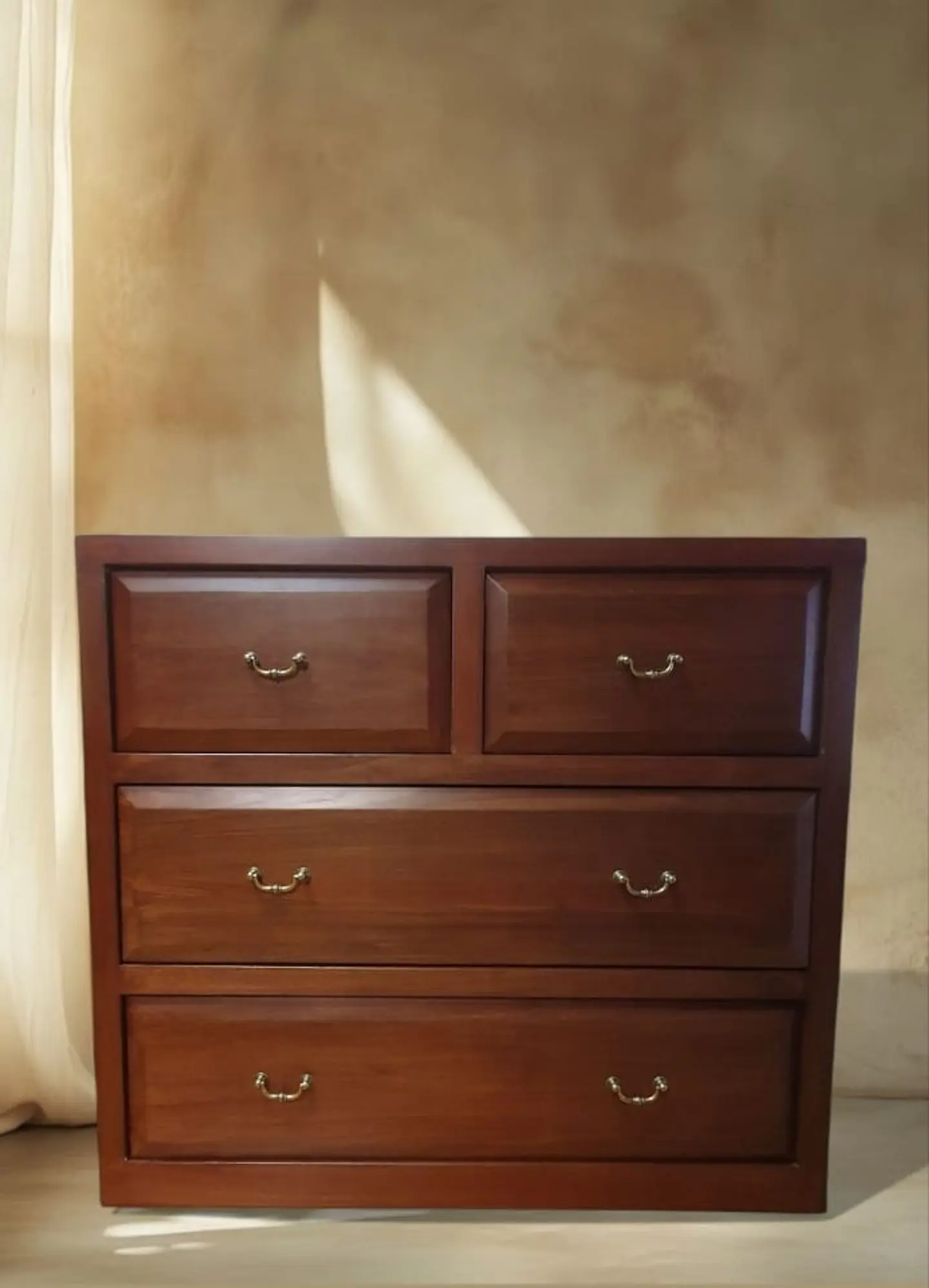 comoda bisel 1