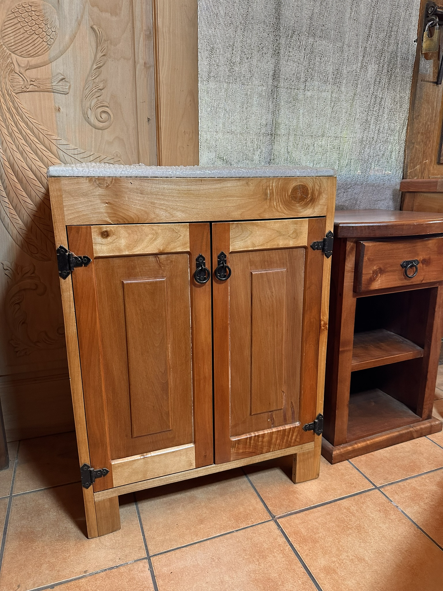 Mueble Lavamanos Artesanal: Belleza para Siempre 1