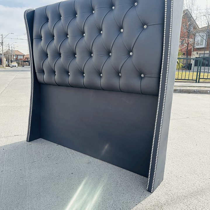 Cama Ortopédica con  Respaldo Capitoné ,tamaño King  4