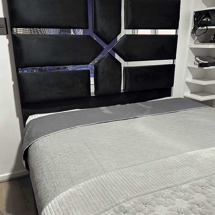 cama de 2 plazas + respaldo de espejo + tapiz color a elección en 2 plazas + bases divididas + colchón new ortopédico  3