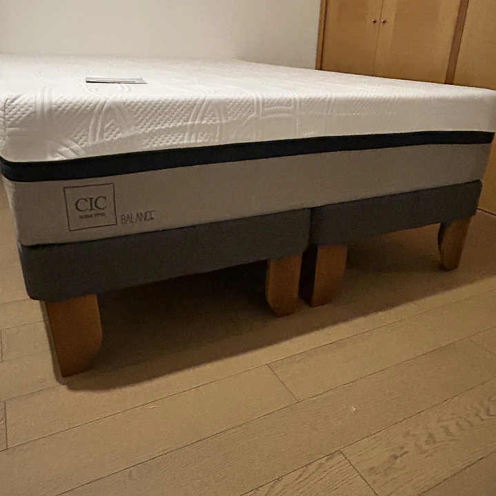 cama 2 plazas base europea dividida con patas de madera + colchón balance premium  2