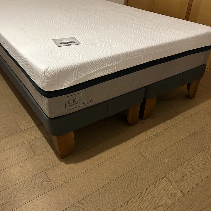 cama 2 plazas base europea dividida con patas de madera + colchón balance premium  4