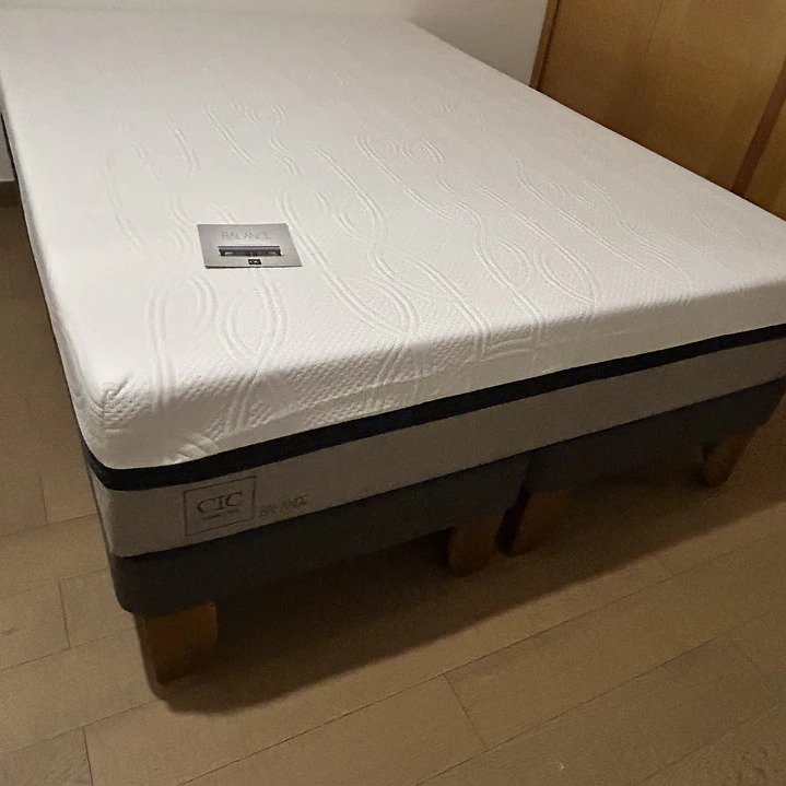 cama 2 plazas base europea dividida con patas de madera + colchón balance premium  3