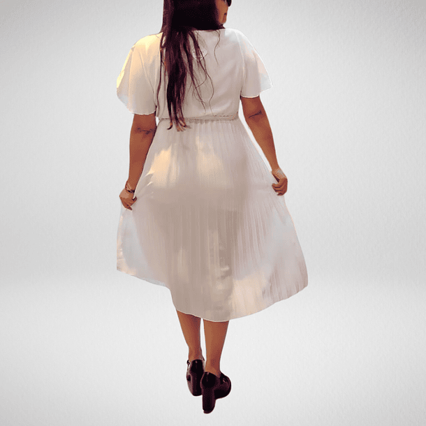 Vestido Blanco Liviano con Movimiento 3