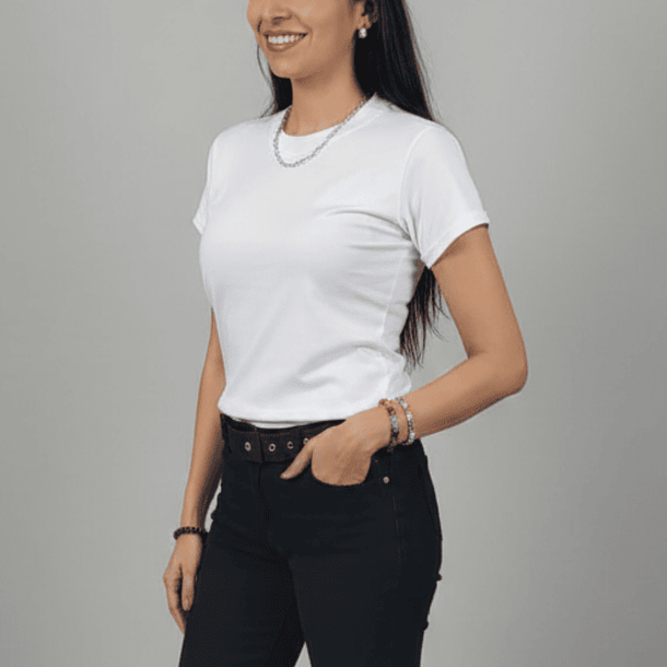 Polera Básica de Algodón – Cuello Redondo 7