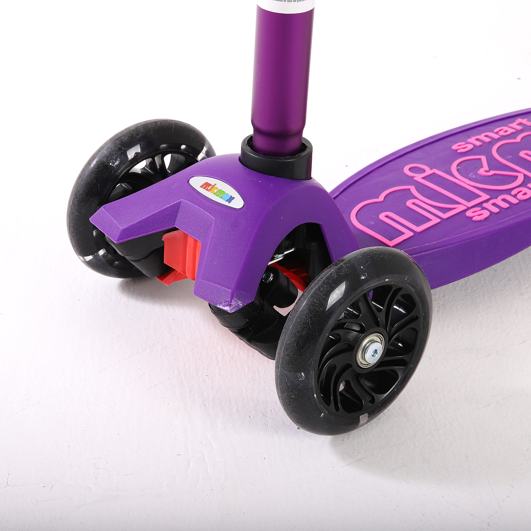 SCOOTER MORADO C/LUZ YSP112441 M&H