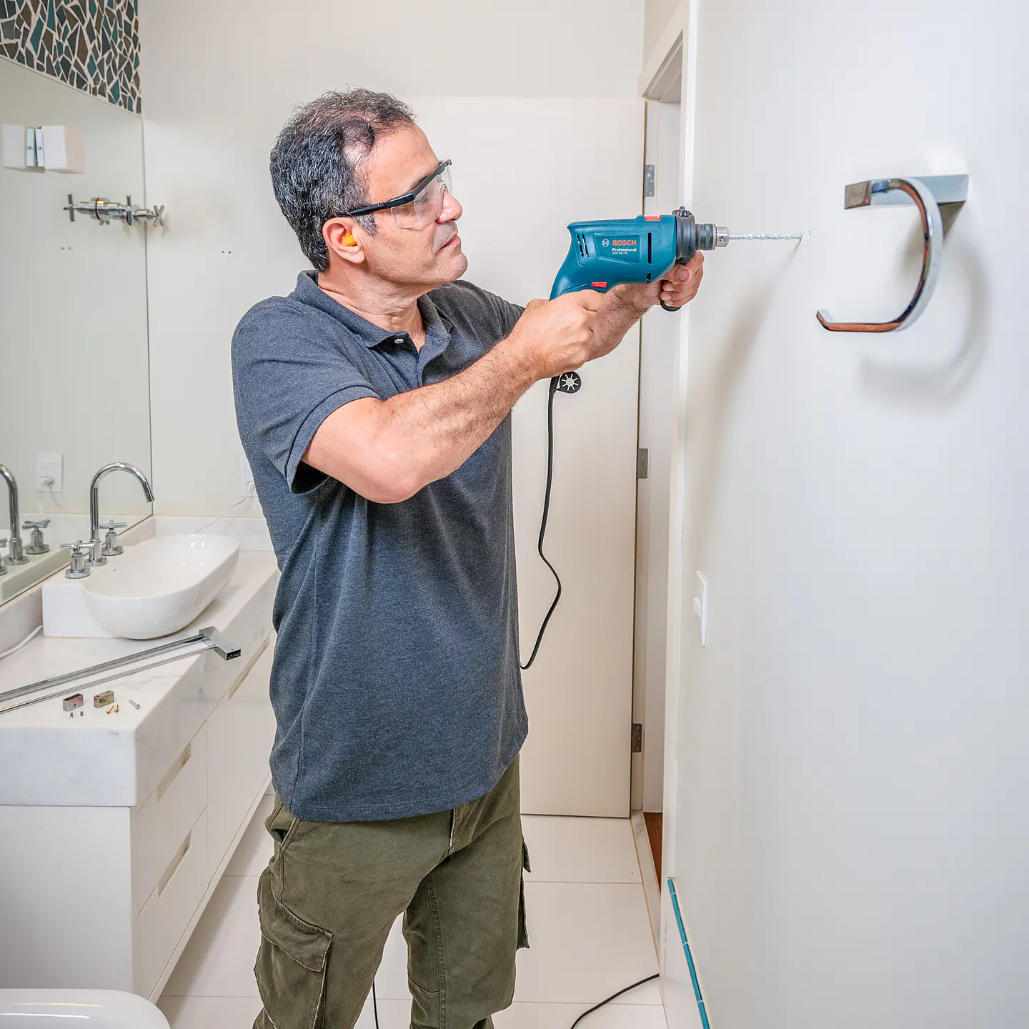 TALADRO PERCUTOR 10MM 450W GSB 450 BOSCH 6