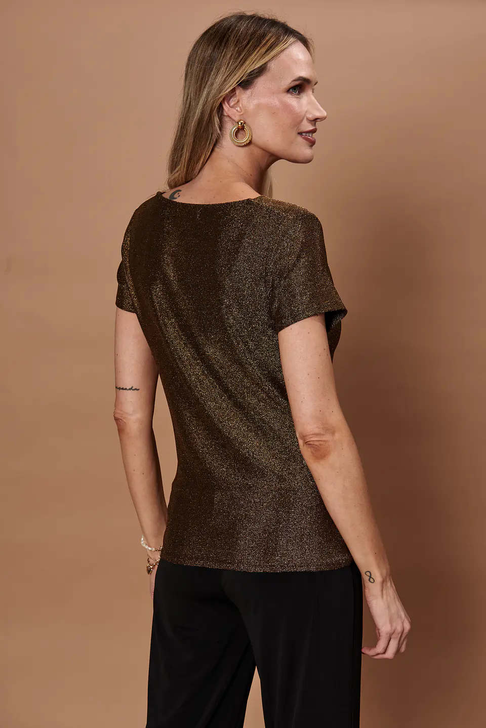 POLERA MUJER C/DRAPEADO M/C LUREX NIGHT GIVE NIGHT N56308 DORADO 2