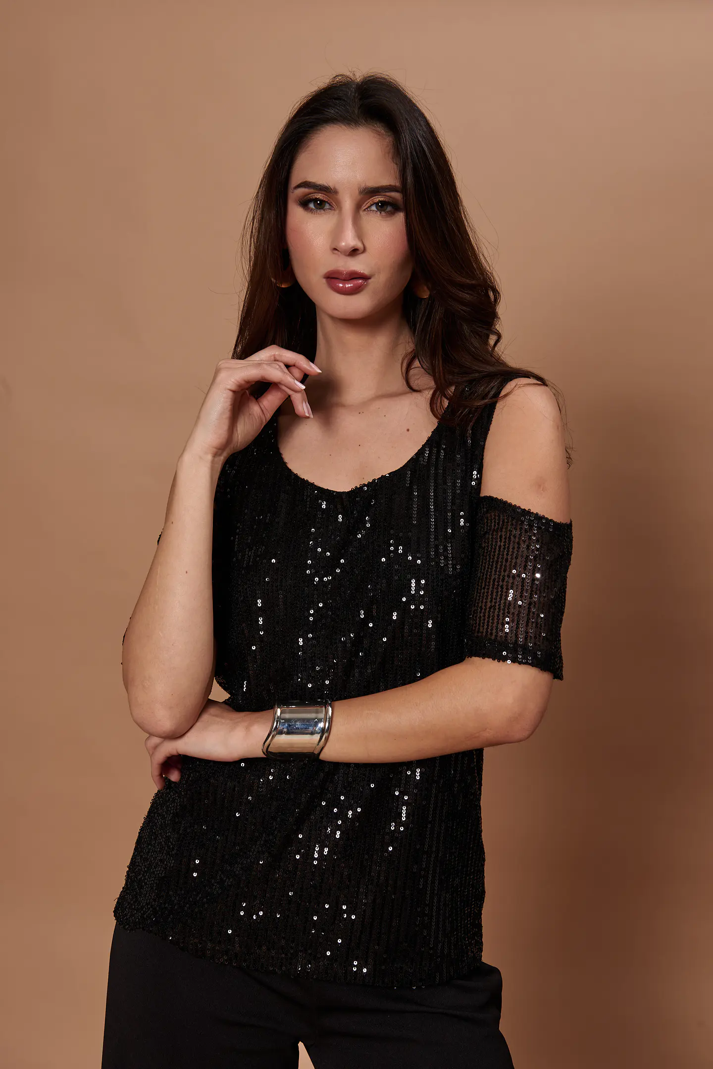 Polera Mujer C/V M/C Hombro Descubierto Lentejuelas Night Give Night N56317 Negro 5