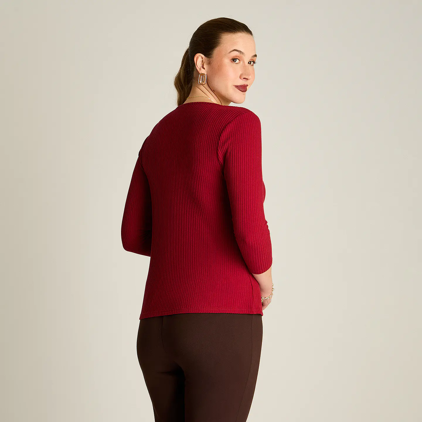 Polera Rib Rojo Manga 3/4 Con Aplicación En Hombros 108504 3