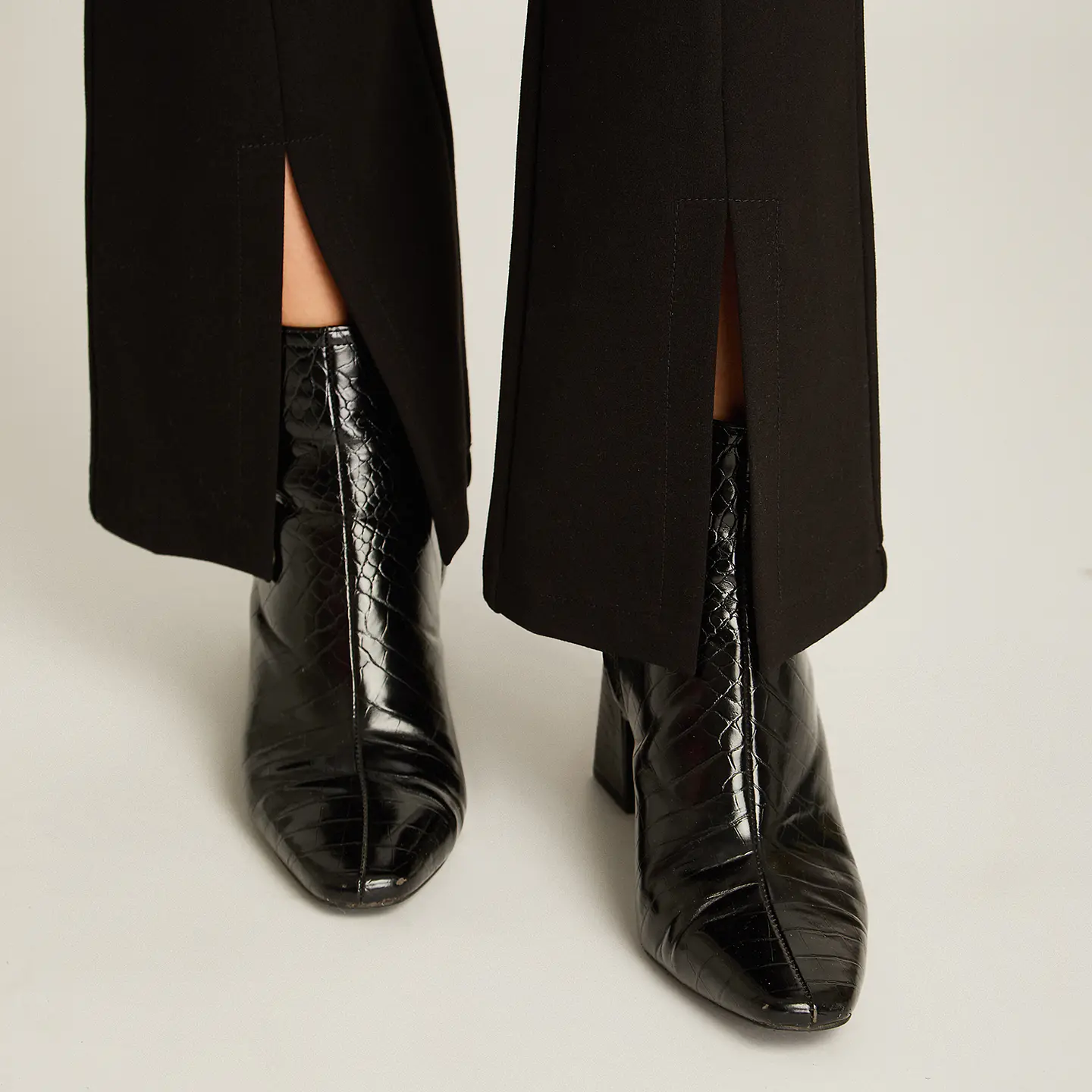 CALZA (MU) FLARE APLIC BOTONES LORENZO IMP. 718504 NEGRO 4