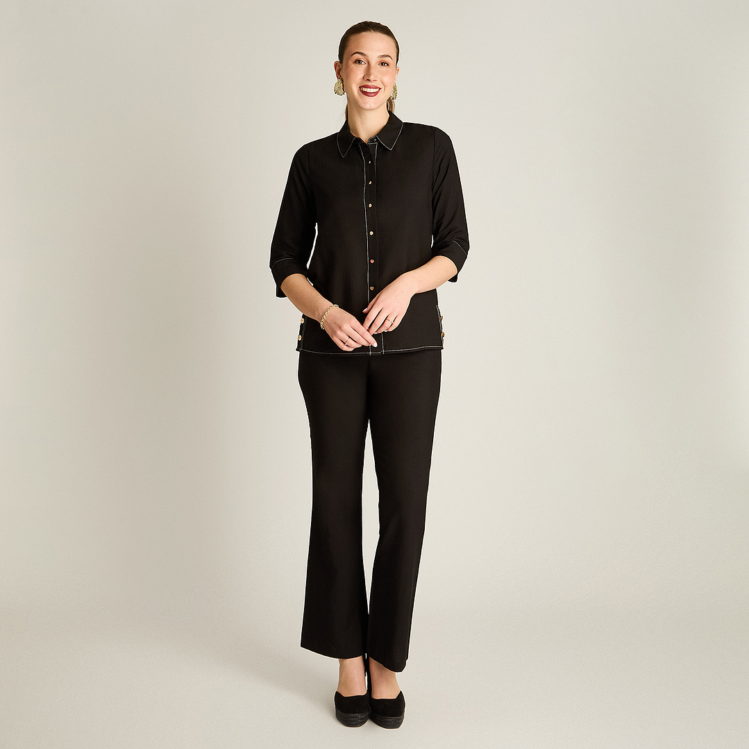 Blusa Negra Manga 3/4 con Aplicación de Botones 208503 2