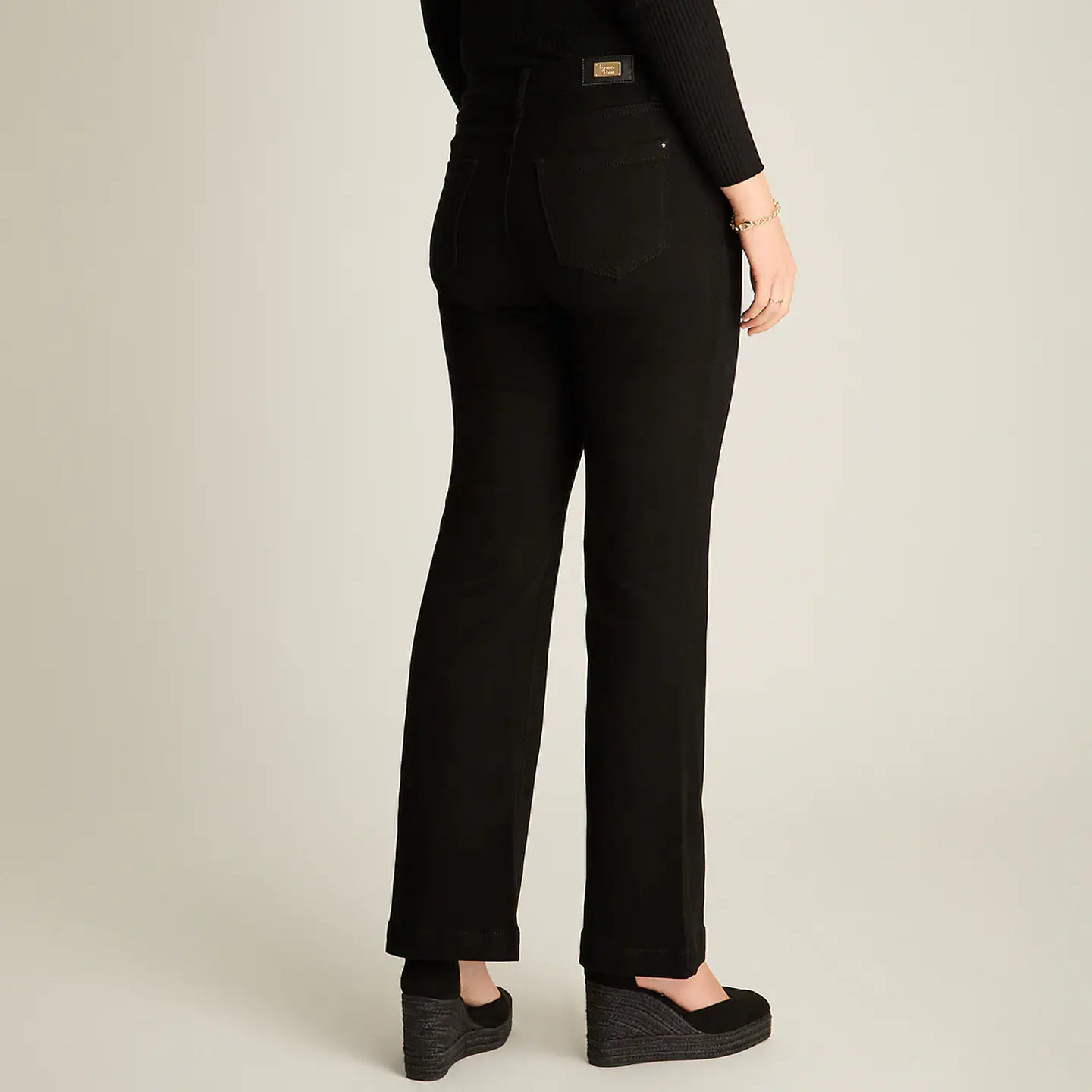 Jeans Negro Flare con Botones Dorados Laterales 738501 2