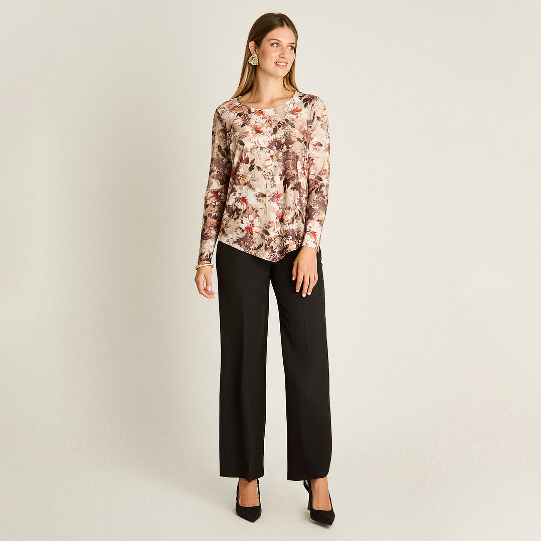 Polera Camel Manga Larga Estampada con Cuello Redondo y Collar 108507 4