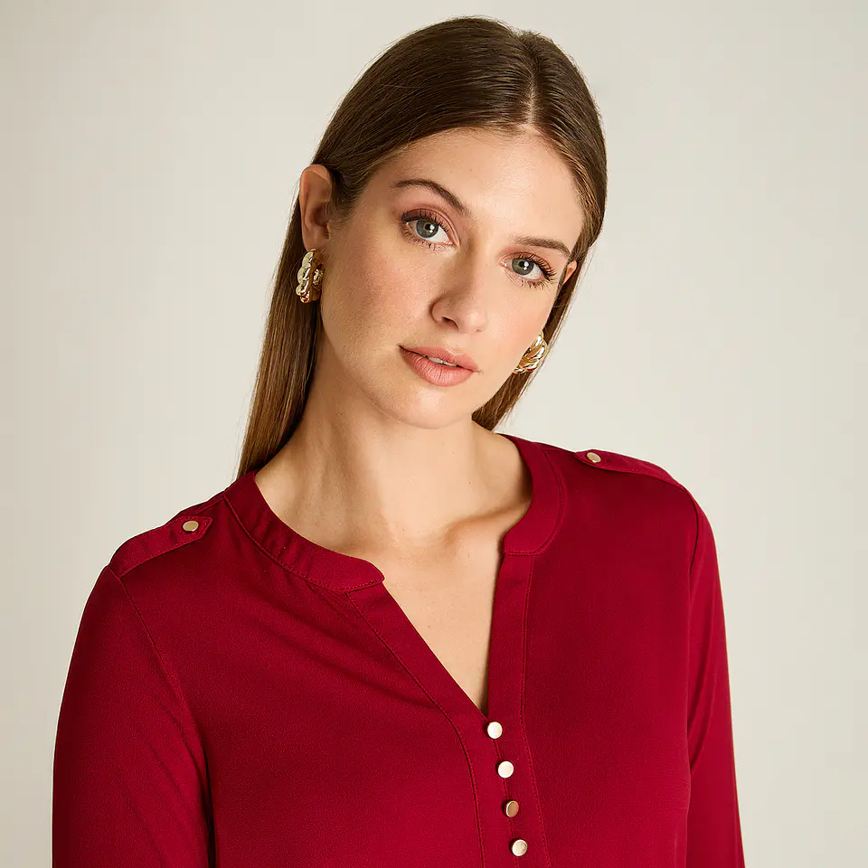 Polera Roja Manga Larga Con Escote Mao Y Botones Decorativos 108506 4