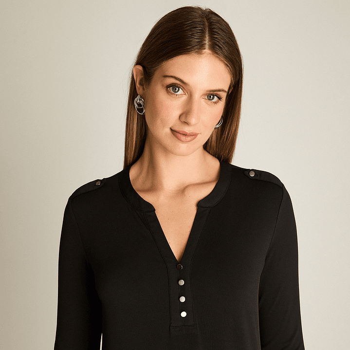 Polera Negra Manga Larga con Escote Mao 108506 3