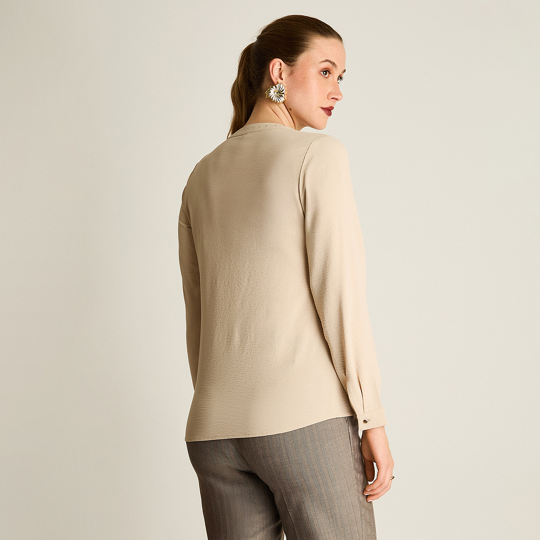 Blusa Escote Mao con Aplicación de Strass 208509 3