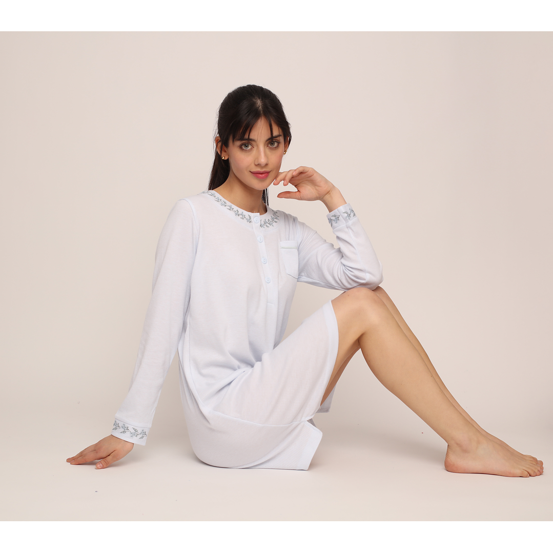 CAMISOLA (MU) C/P M/L PATA BOTON ACANALADA C/BORDADO ALGODON MON-AMOUR 239 CELESTE  2