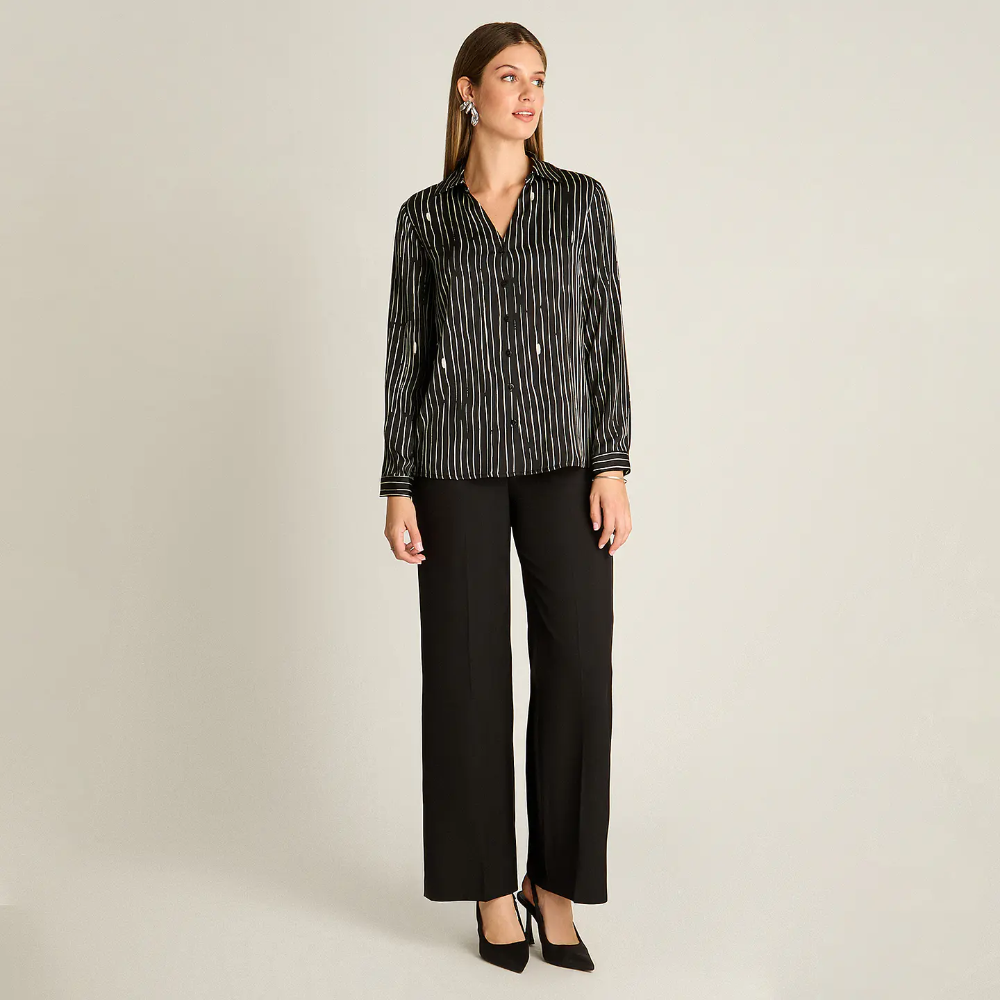 Blusa Camisera Negra Satin Básica 208505 4