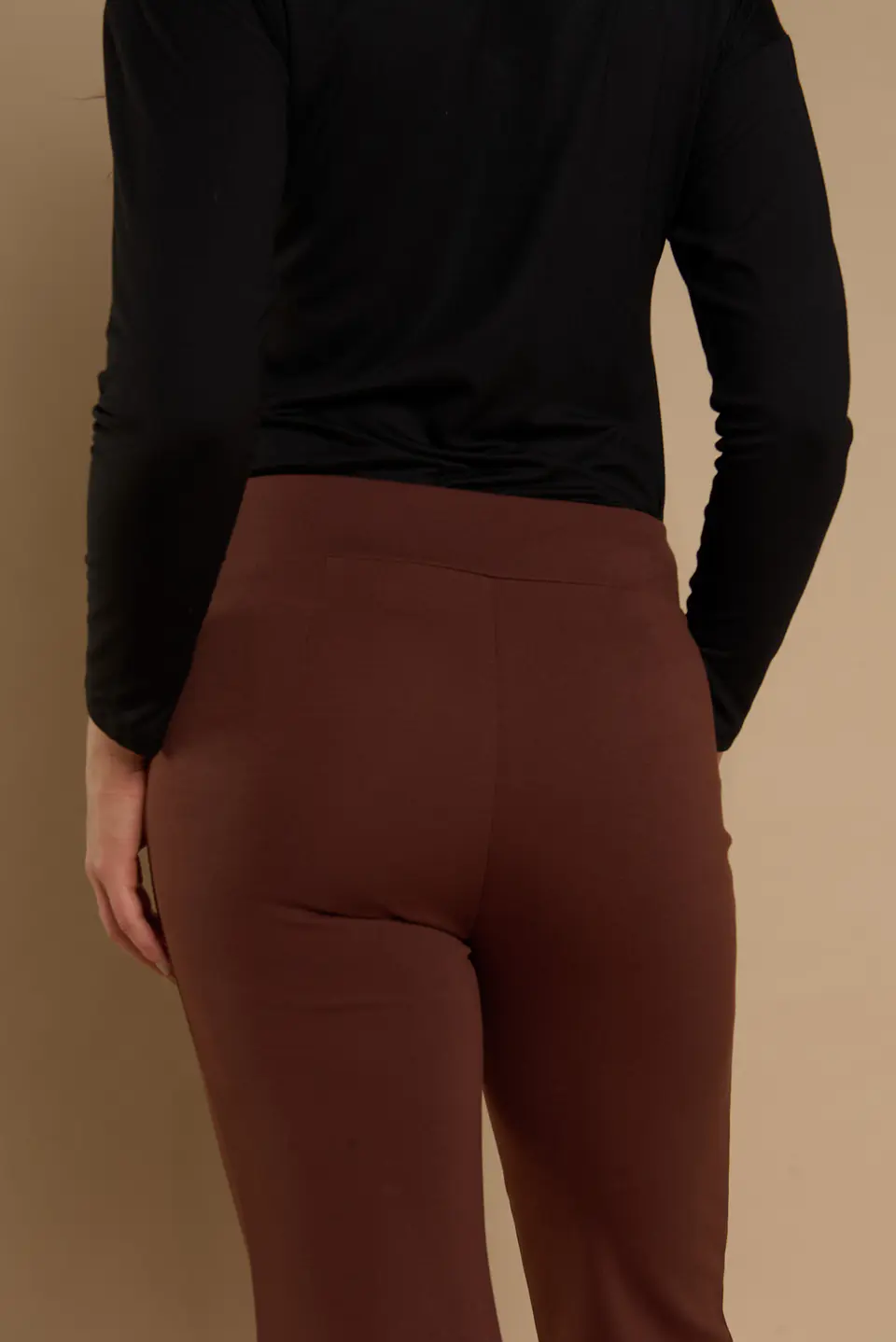 Pantalon (Mu) Flare Aplic Pu Tachas Gadwick Give C66402 Cafe 2