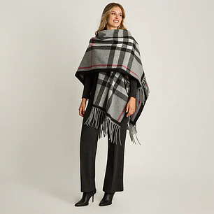 Poncho Gris con Estampado Cuadrille y Flecos en Tejido