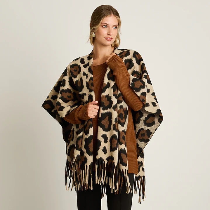 Poncho Café con Estampado Animal Print y Flecos en Tejido 3