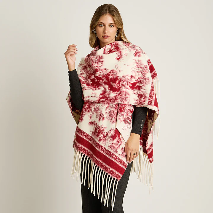 Poncho Rojo con Estampado Abstracto y Flecos en Tejido 3