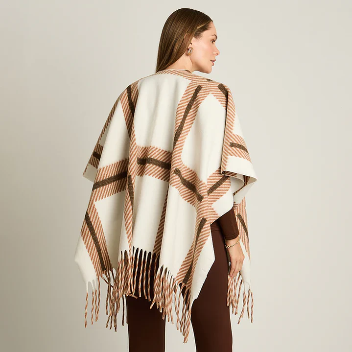 Poncho Beige con Estampado Geométrico y Flecos en Tejido 3