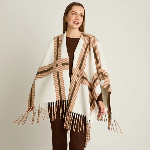 Poncho Beige con Estampado Geométrico y Flecos en Tejido