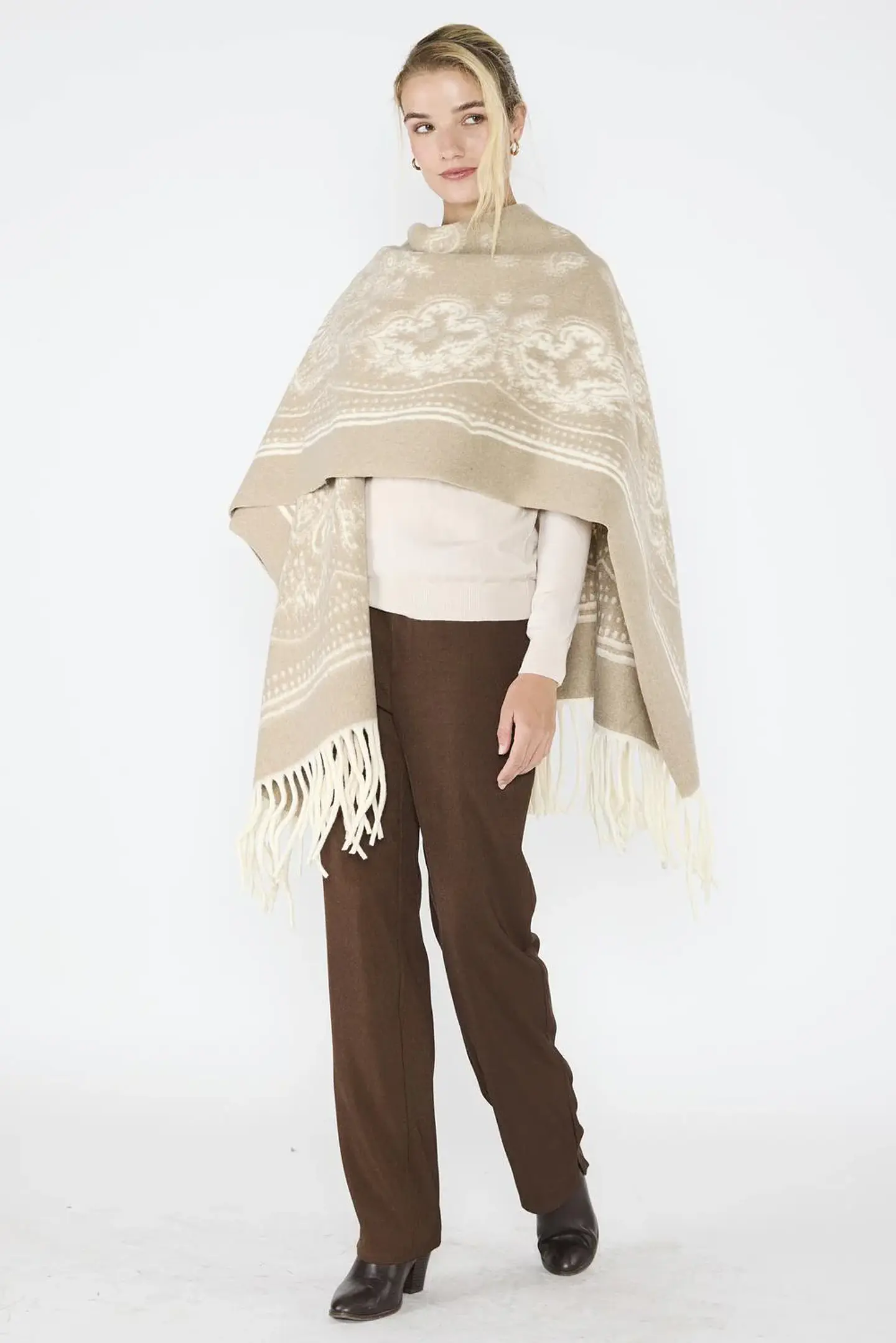 Ruana Veronica Beige Eclipse Woman 2