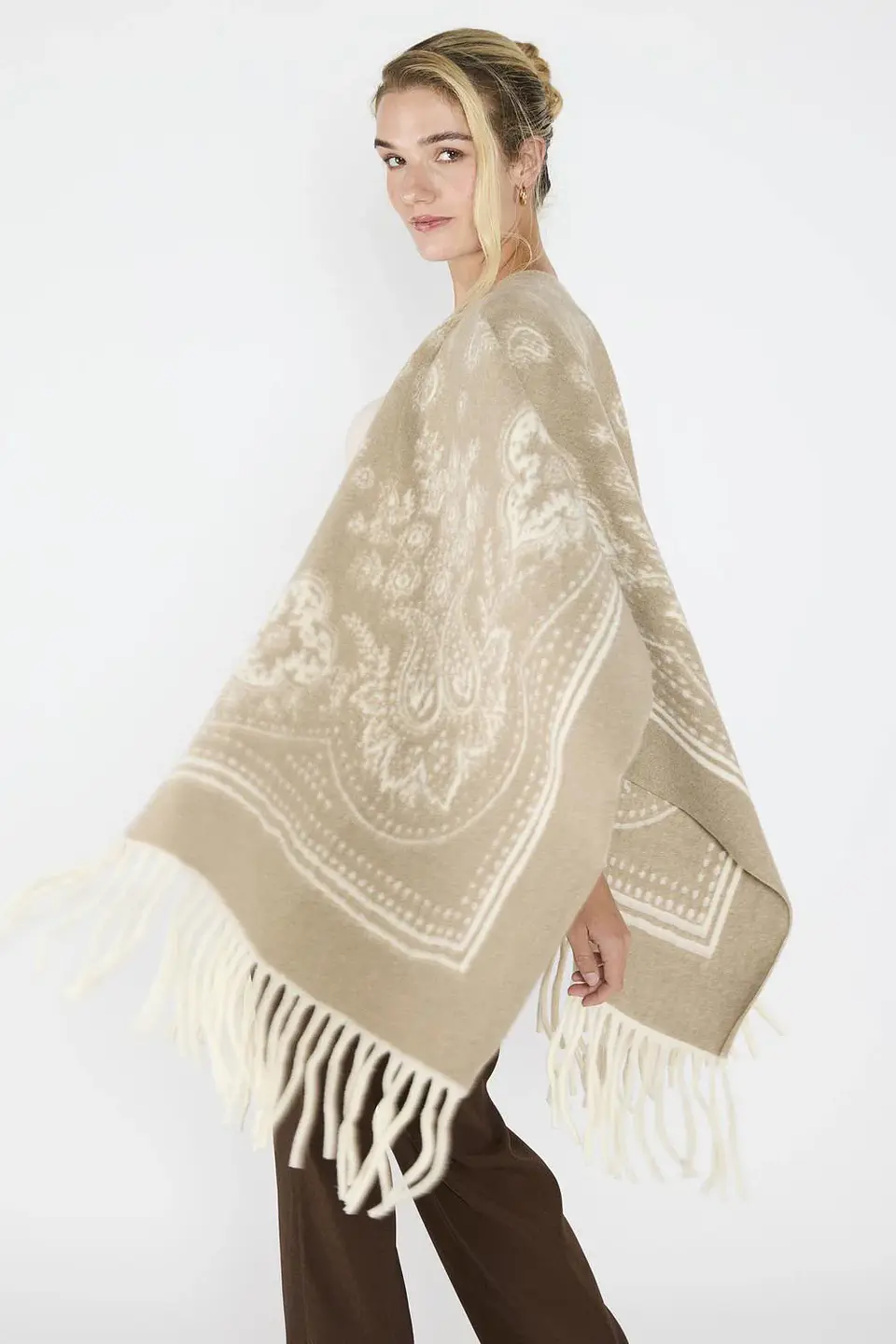 Ruana Veronica Beige Eclipse Woman 3