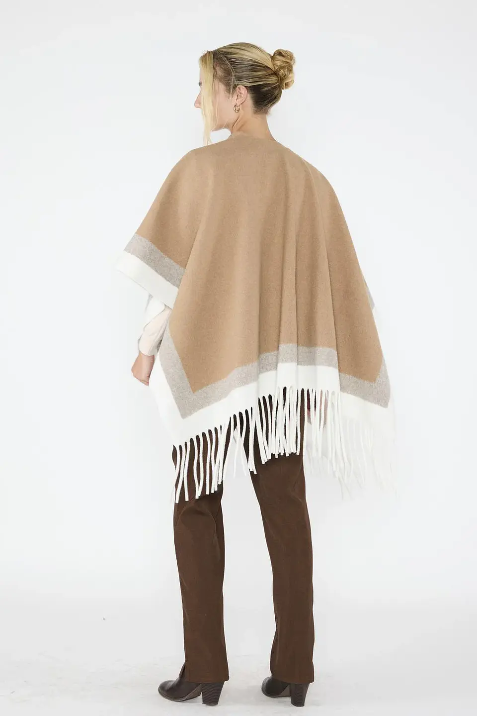 Ruana Soledad Taupe Eclipse Woman 3