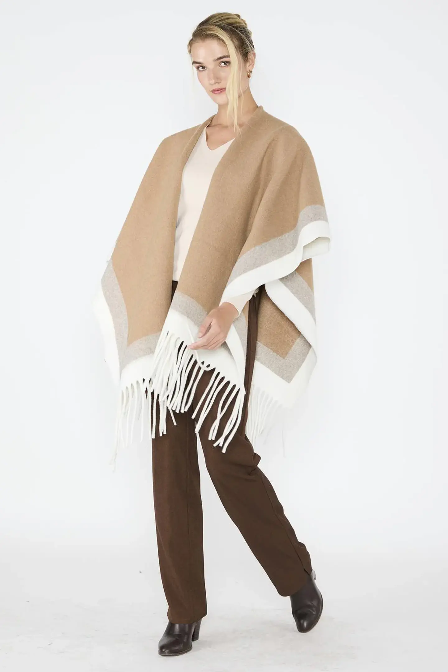 Ruana Soledad Taupe Eclipse Woman 2