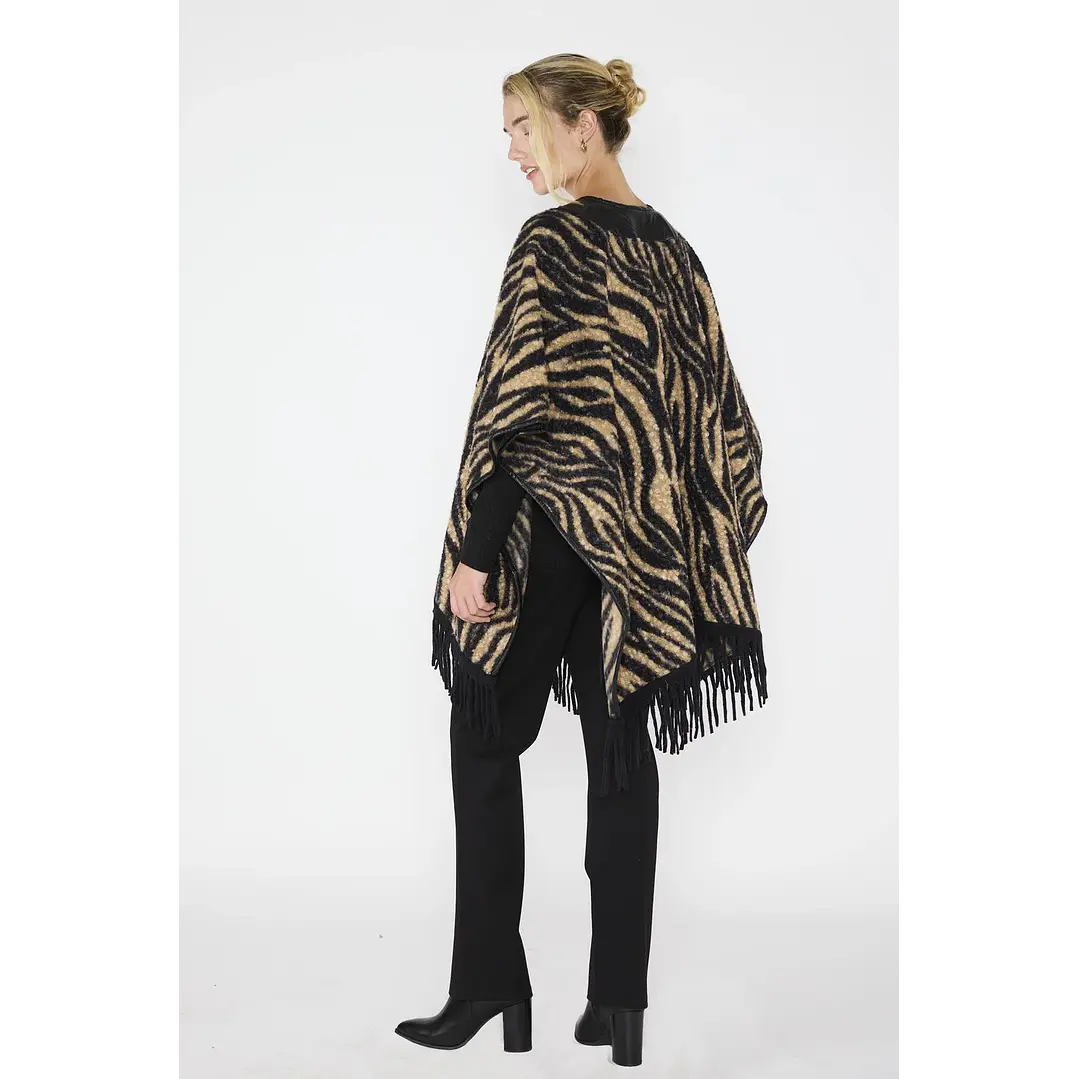 Ruana Jazmin Negro Eclipse Woman 2