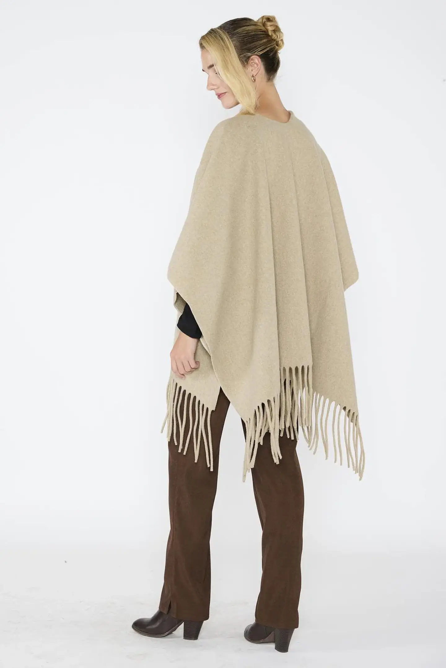 Ruana Elisa Beige Eclipse Woman 3