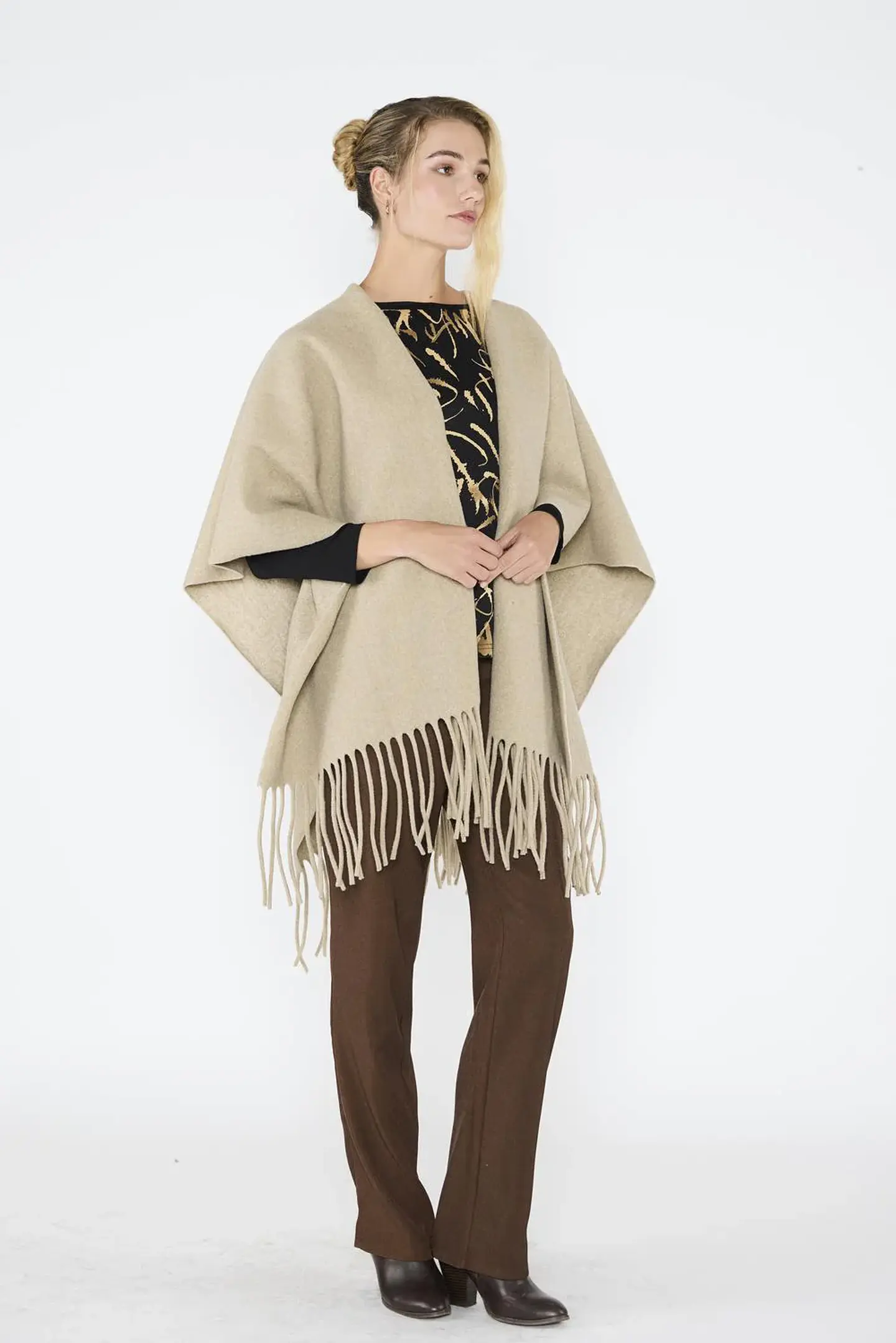 Ruana Elisa Beige Eclipse Woman 2