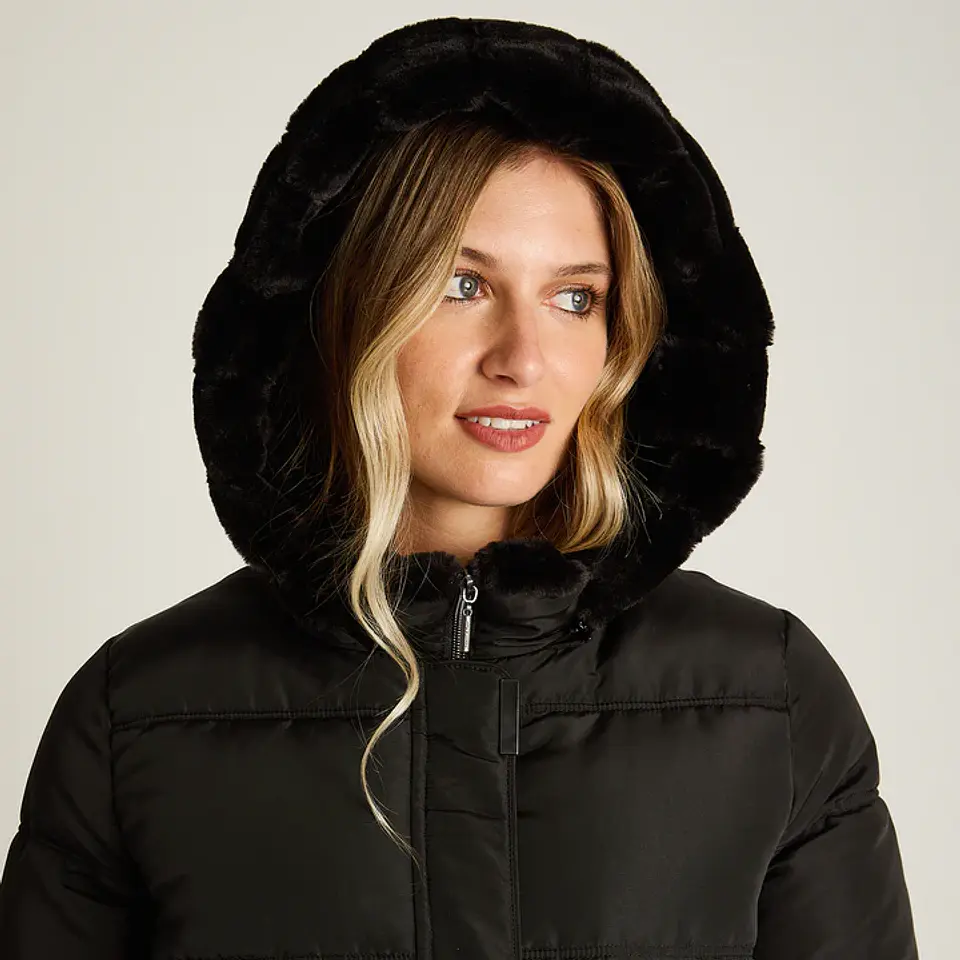 Parka Larga Negra con Gorro Peludo y Detalles de Peluche Lorenzo di Pontti 4