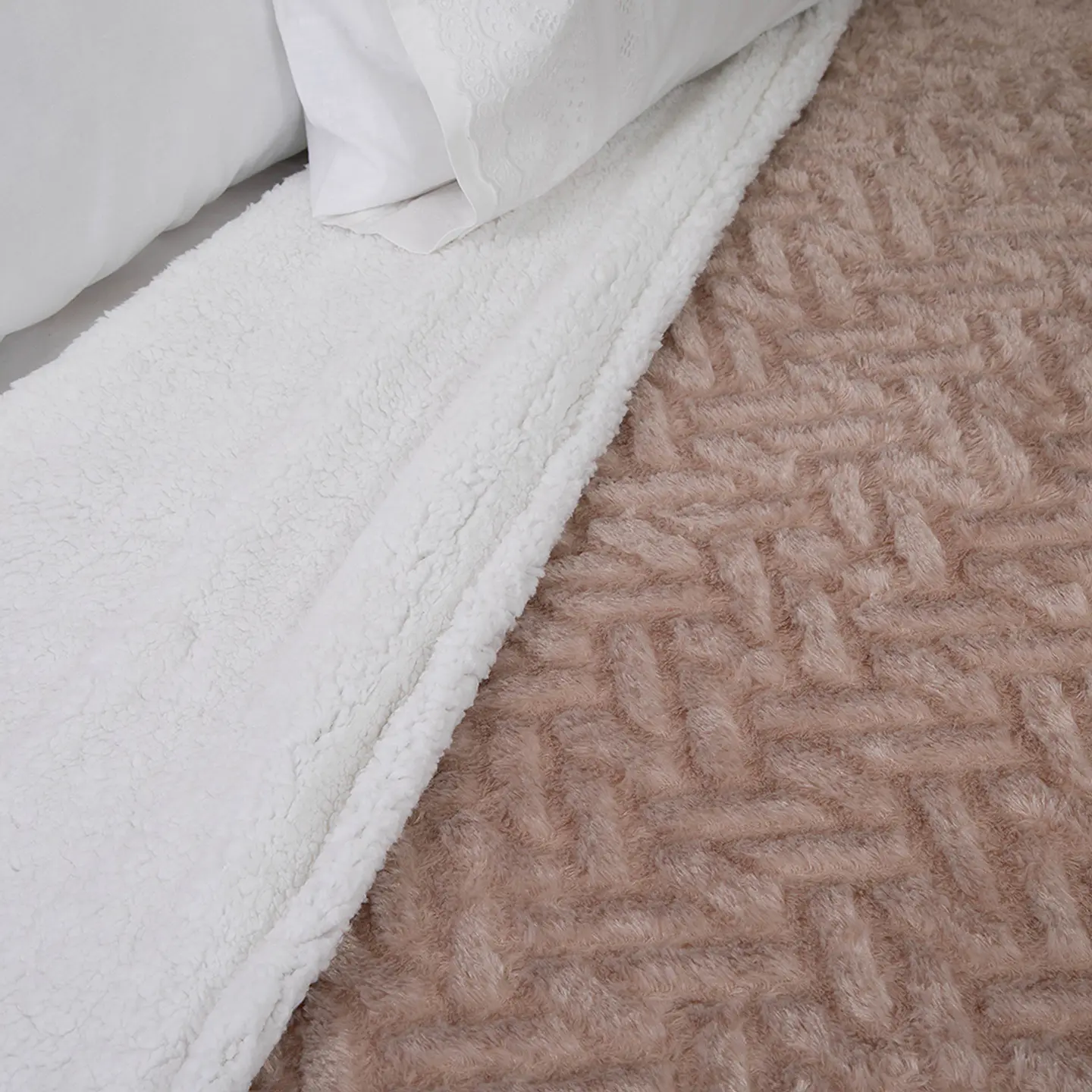 FRAZADA PLUSH SHERPA 2P COMERCIAL DORAL FRPLUSH20 23