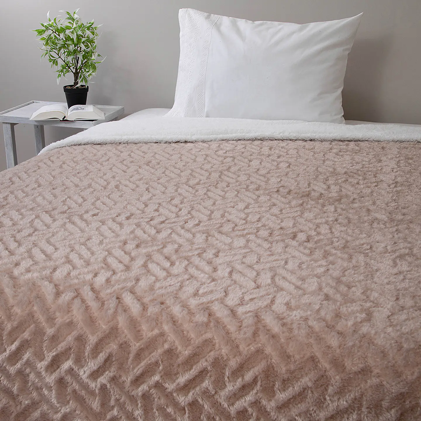 FRAZADA PLUSH SHERPA 1.5P COMERCIAL DORAL FRPLUSH15 2